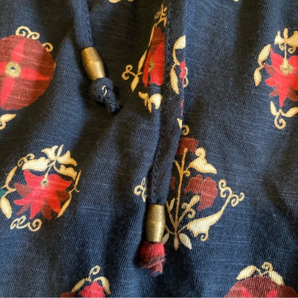 Wonderly 100% Cotton Long Sleeved Knit Blouse in Navy with Floral Design - Picture 8 of 9